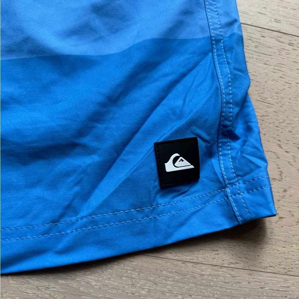 NWT Quicksliver Men’s Blue Board Shorts